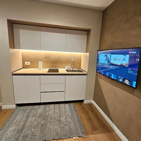 Jacuzzi Living Center 2 公寓 地拉那