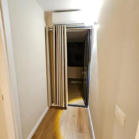 Jacuzzi Living Center 2 Apartment Tirana