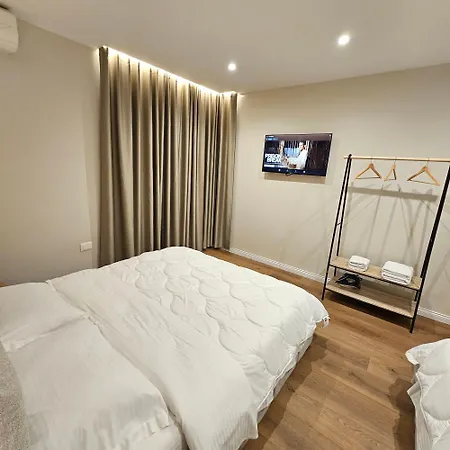 Jacuzzi Living Center 2 公寓 *