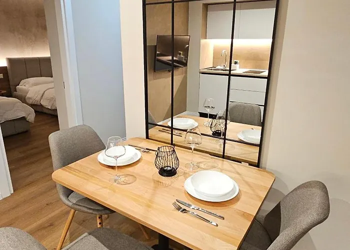 Jacuzzi Living Center 2