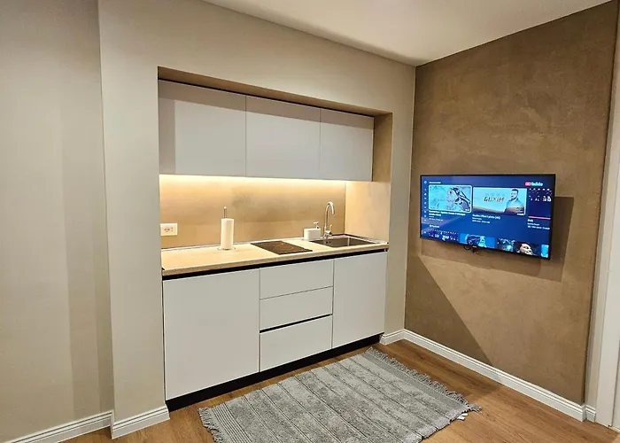 Jacuzzi Living Center 2 Apartman *