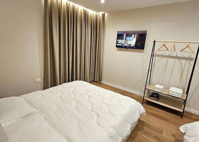 Jacuzzi Living Center 2 Apartman *