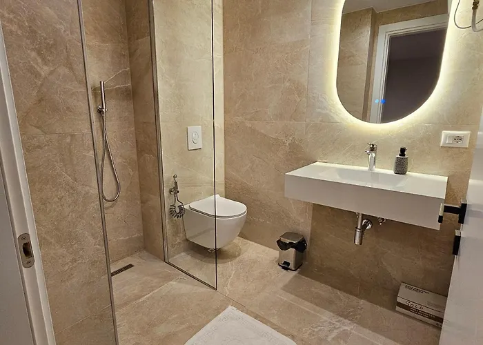Jacuzzi Living Center 2 Apartman *